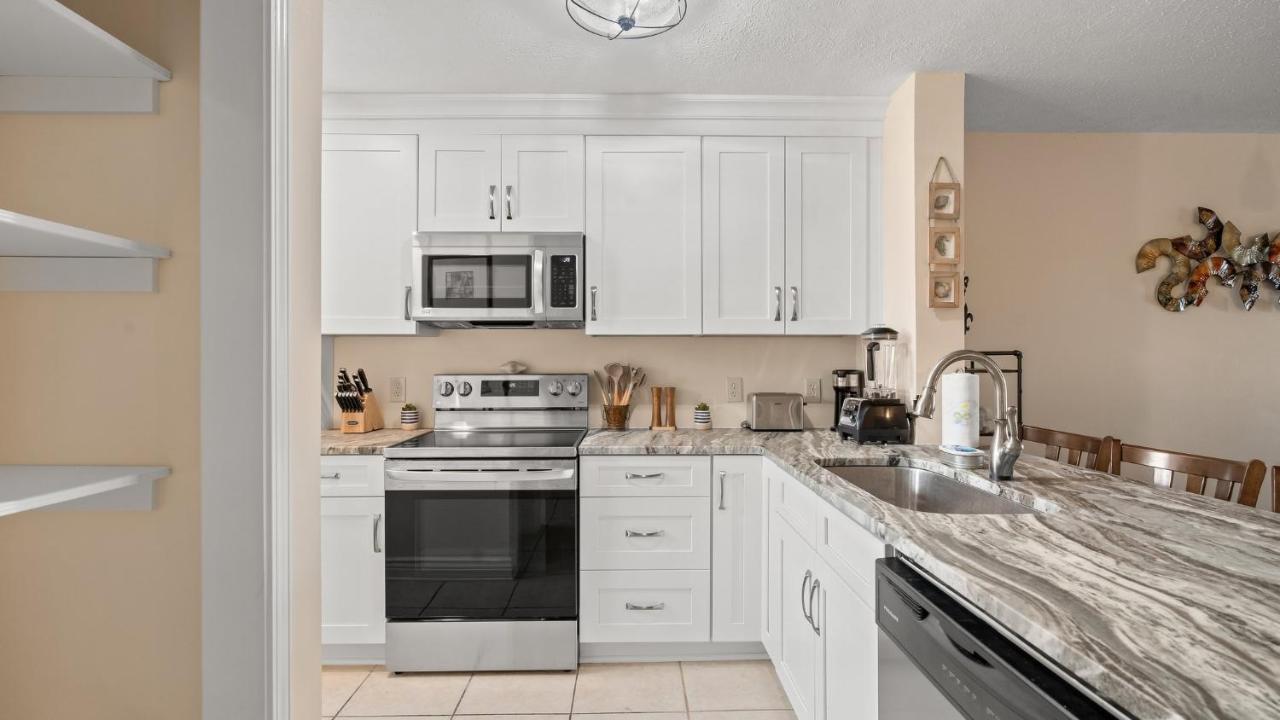 Pet Friendly Townhome With Gulf Views And Hot Tub Right Across From Beach And Schooners Panama City Beach Eksteriør bilde