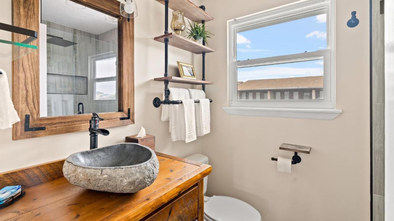 Pet Friendly Townhome With Gulf Views And Hot Tub Right Across From Beach And Schooners Panama City Beach Eksteriør bilde